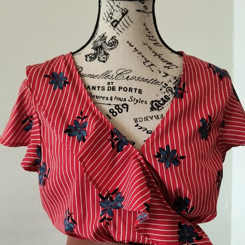 Red Striped Floral Dress. Size 44. Great Condition - Picture 9 of 10